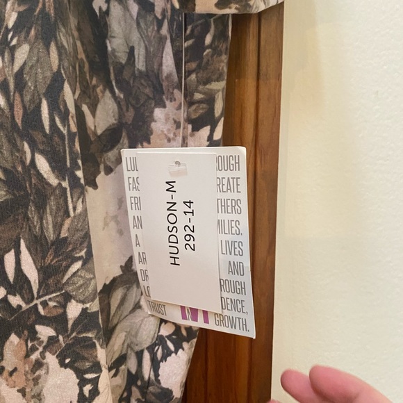 Lulroe Hudson T shirt - Picture 3 of 3